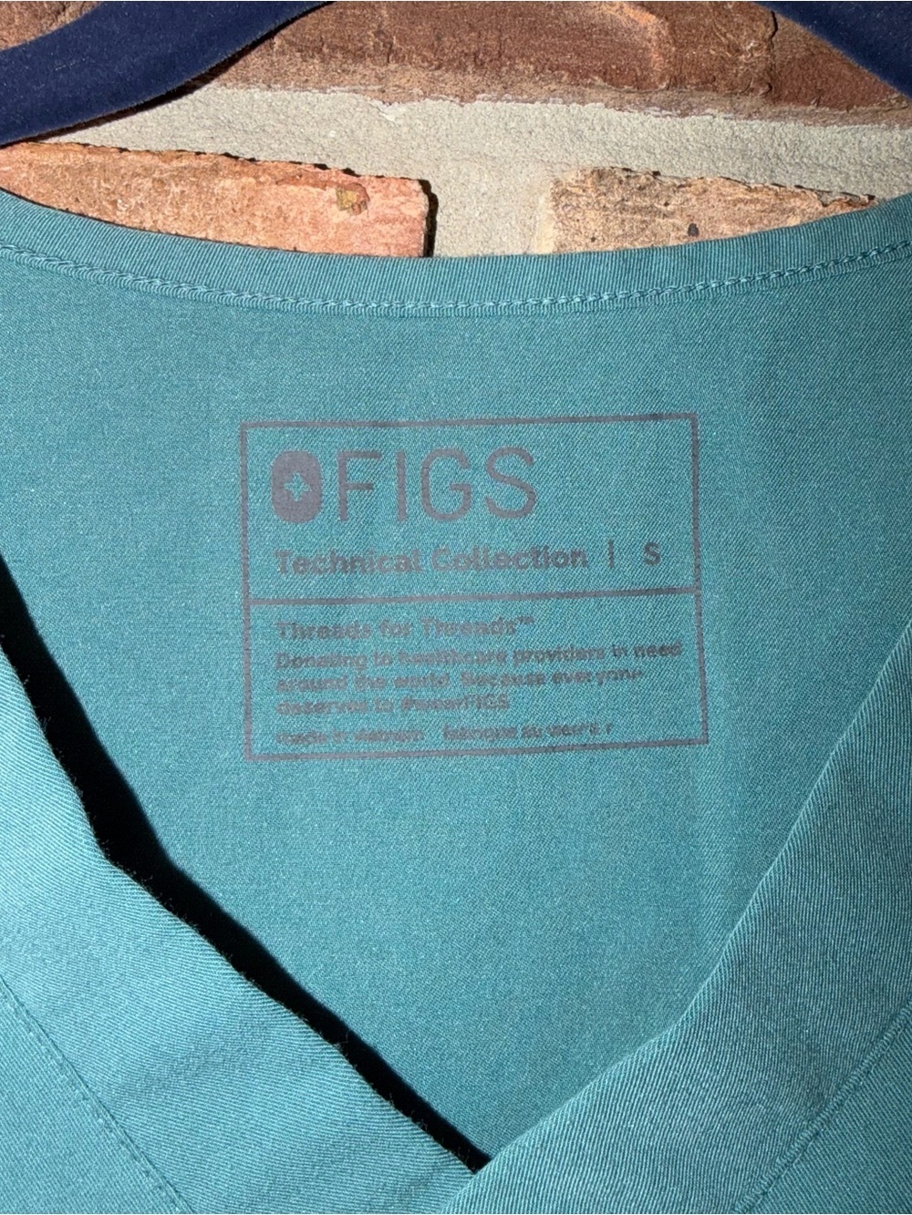FIGS Technical Collection Scrub Top ✨🩺 - Picture 4 of 4